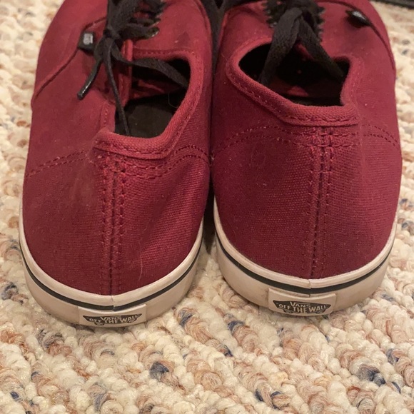 Vans - Picture 5 of 8